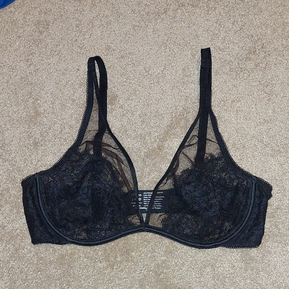 Black Lace Underwire Bra with Adjustable Straps